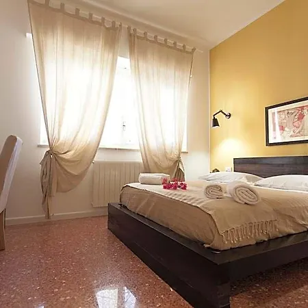Alojamento de Acomodação e Pequeno-almoço Piazza Marina Palermo